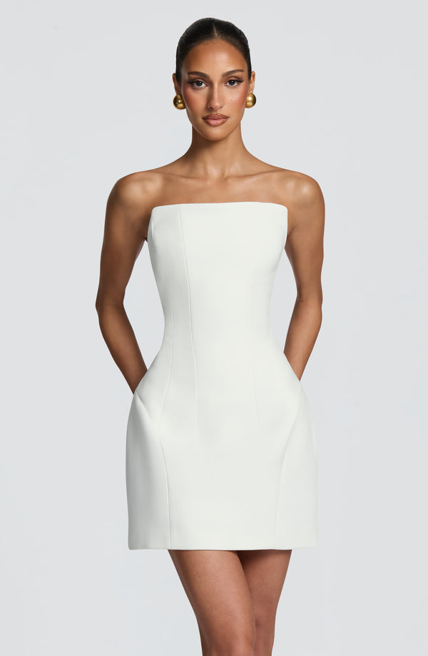 Amelia | Women&