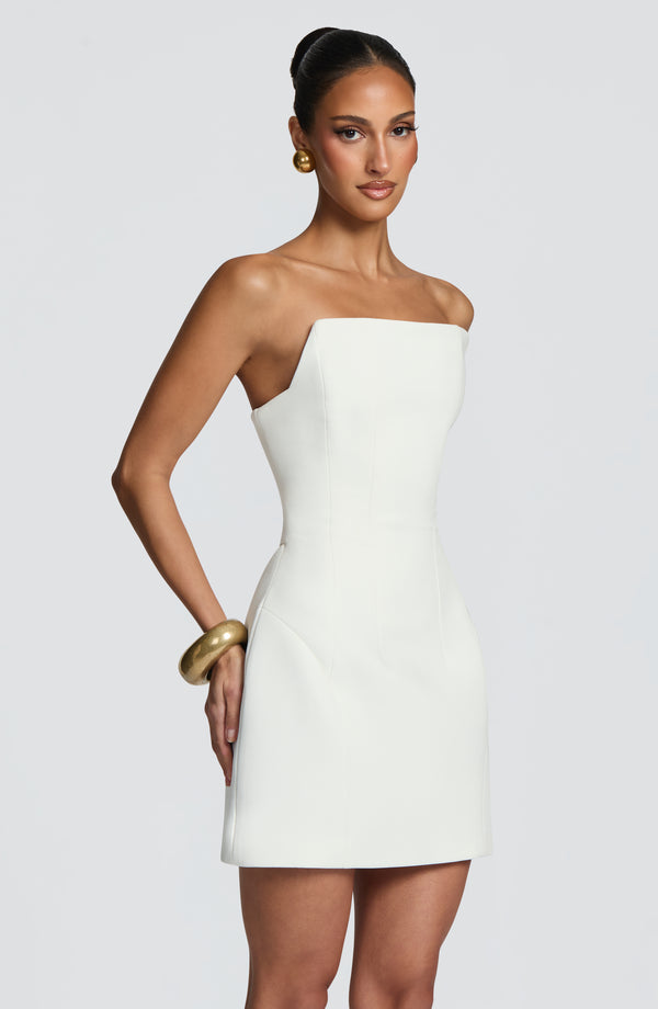 Amelia | Women&