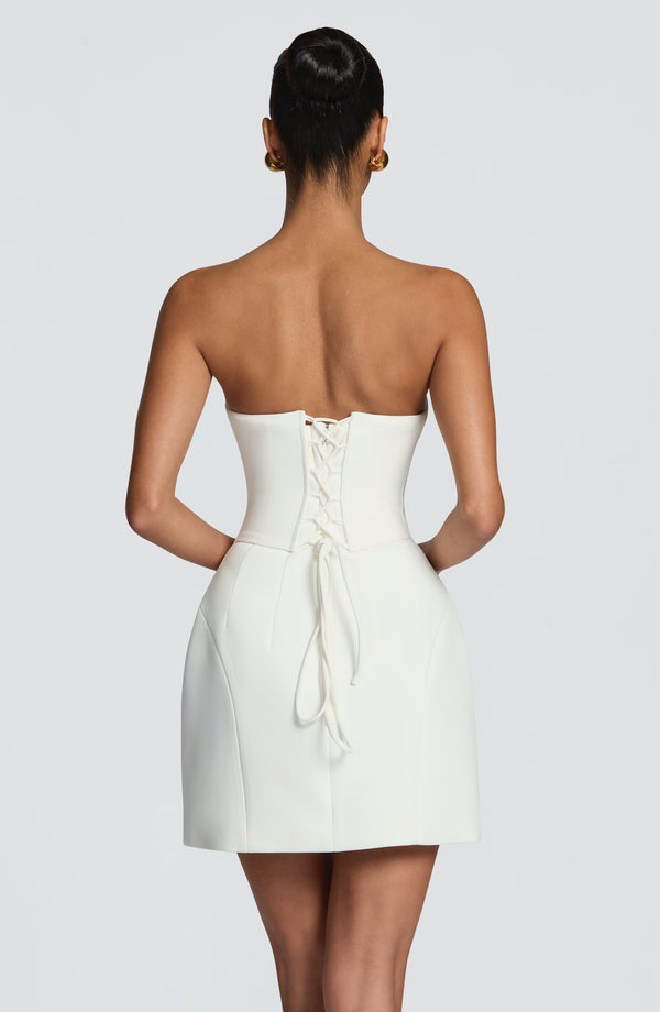 Amelia | Women&