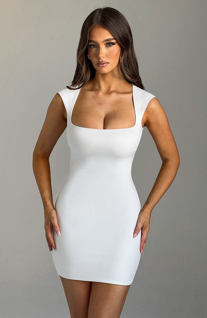Amelia | Women&