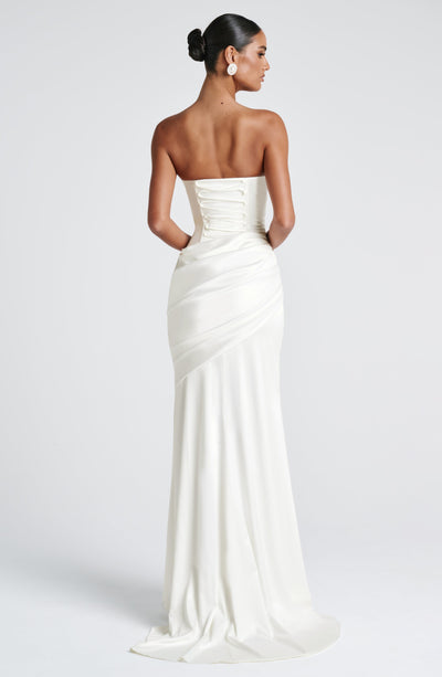 Amelia | Women&