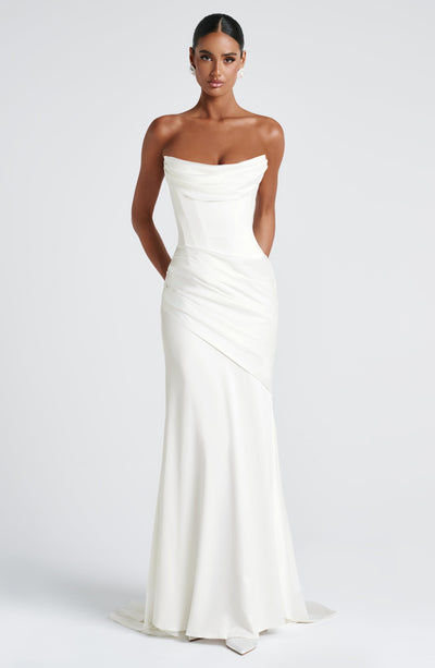 Amelia | Women&