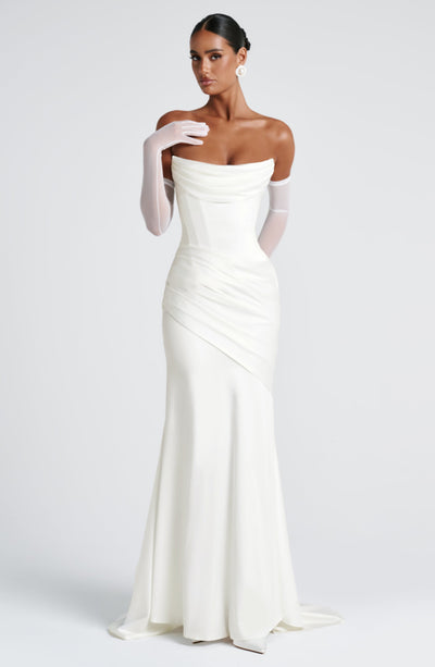 Amelia | Women&