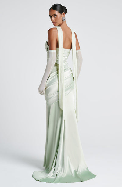 Amelia | Women&
