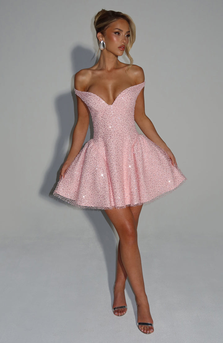 Amelia | Women&