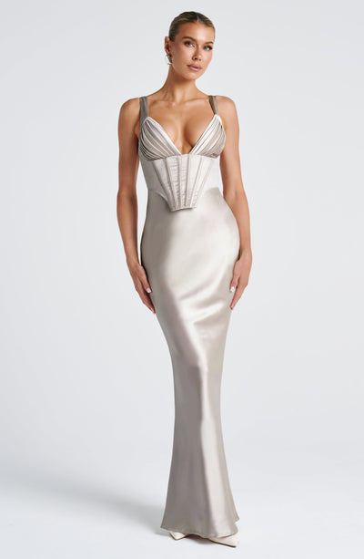 Genevieve | Women&
